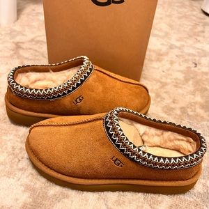 UGG Tasman Chestnut - size 6
